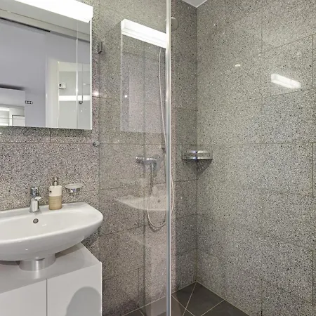 Appartement Bergstudio I I Laax I I Caumasee